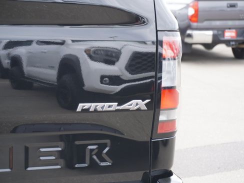 Used 2022 Nissan Frontier PRO-4X AWD/4WD image 12