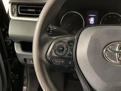 Used 2021 Toyota RAV4 LE image 24