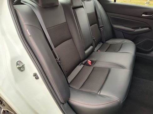 Used 2025 Nissan Altima 2.5 SR image 32