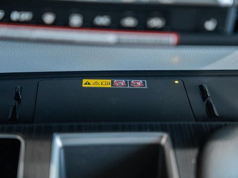 New 2026 Toyota Sienna XLE FWD image 25