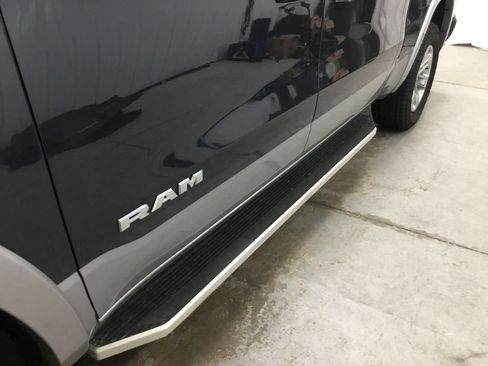Used 2020 RAM 1500 Laramie AWD/4WD image 5