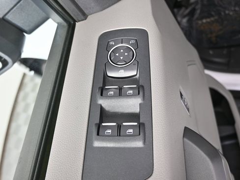 Used 2015 Ford F150 XLT w/ Equipment Group 302A Luxury image 19