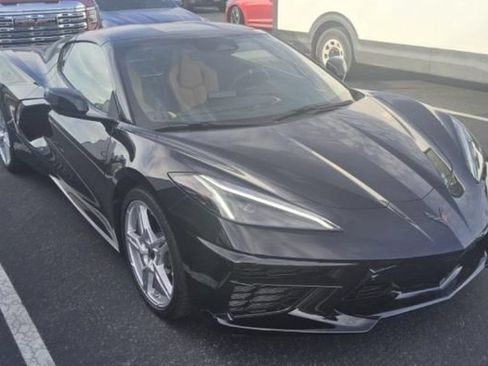 Used 2025 Chevrolet Corvette Stingray Preferred Cpe w/ 2LT RWD image 3