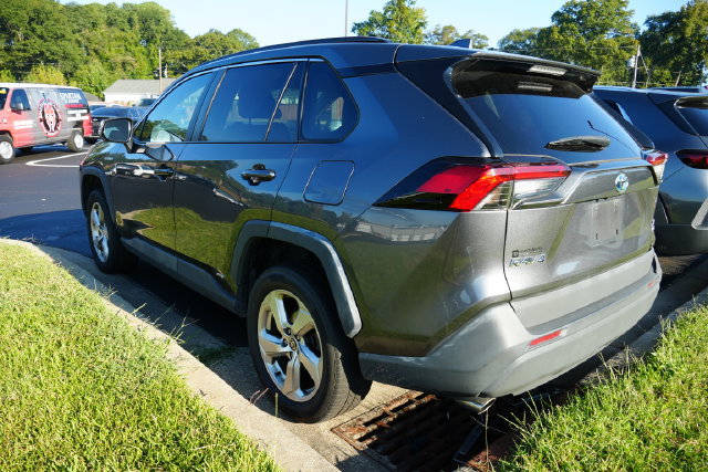 Used 2021 Toyota RAV4 XLE Premium AWD/4WD image 15