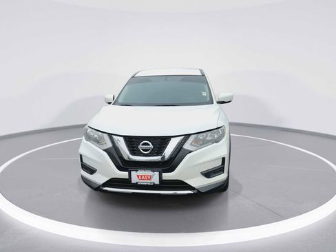 Used 2017 Nissan Rogue S image 3