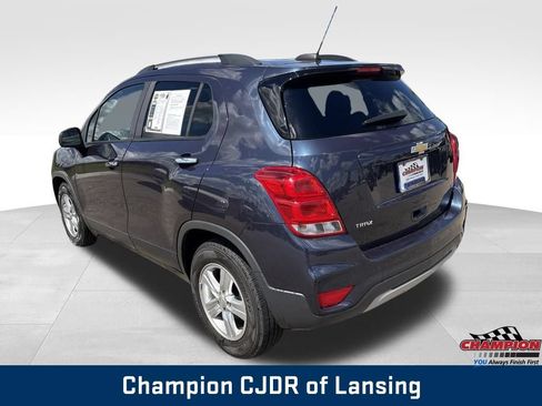 Used 2019 Chevrolet Trax LT w/ LT Convenience Package FWD image 5