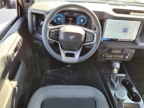 New 2025 Ford Bronco 4-Door image 34