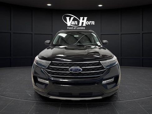 Used 2023 Ford Explorer XLT image 12