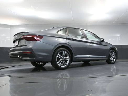 Used 2024 Volkswagen Jetta SE FWD image 50