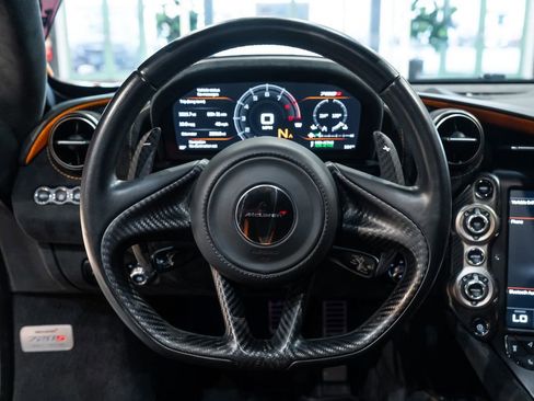 Used 2018 McLaren 720S RWD image 5