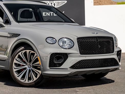 Certified 2022 Bentley Bentayga AWD/4WD image 10