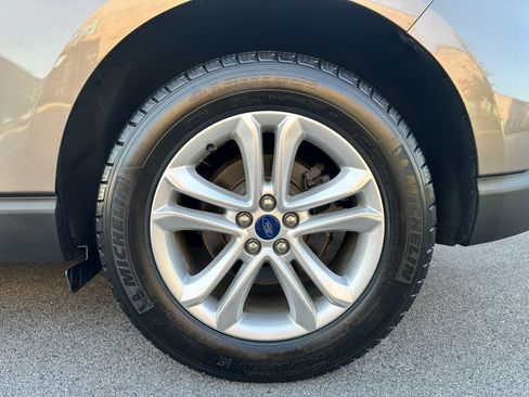 Used 2019 Ford Edge SEL w/ Equipment Group 201A AWD/4WD image 86