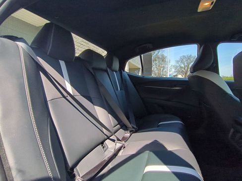 Used 2025 Toyota Camry SE image 30