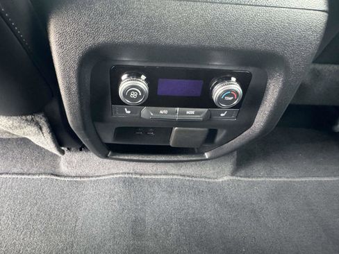 Used 2025 GMC Acadia Elevation w/ Elevation Premium Package image 18