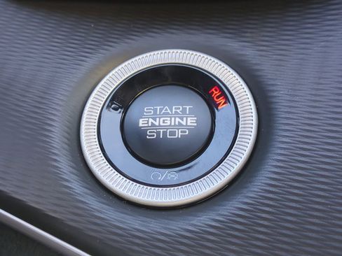 New 2025 Jeep Grand Cherokee Altitude image 31