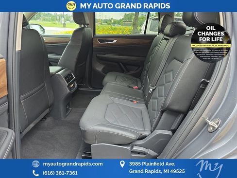 Used 2025 Volkswagen Atlas SE AWD/4WD image 36