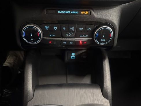 Used 2022 Ford Escape SE image 43