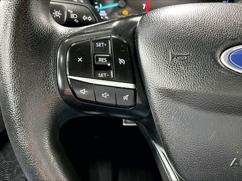 Used 2020 Ford Escape SE image 11