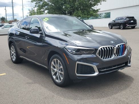 Used 2023 BMW X6 xDrive40i w/ Premium Package AWD/4WD image 3
