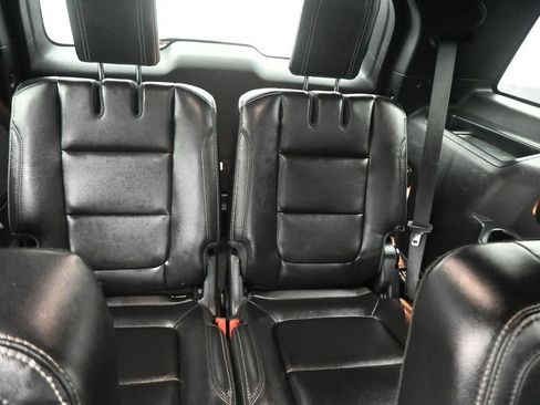 Used 2018 Ford Explorer Limited w/ Equipment Group 301A FWD image 15