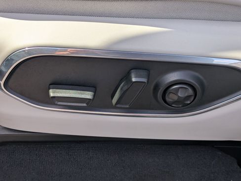 Certified 2024 Jeep Wagoneer Series III w/ Premium Group I image 16