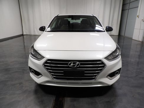 Used 2022 Hyundai Accent SEL FWD image 2
