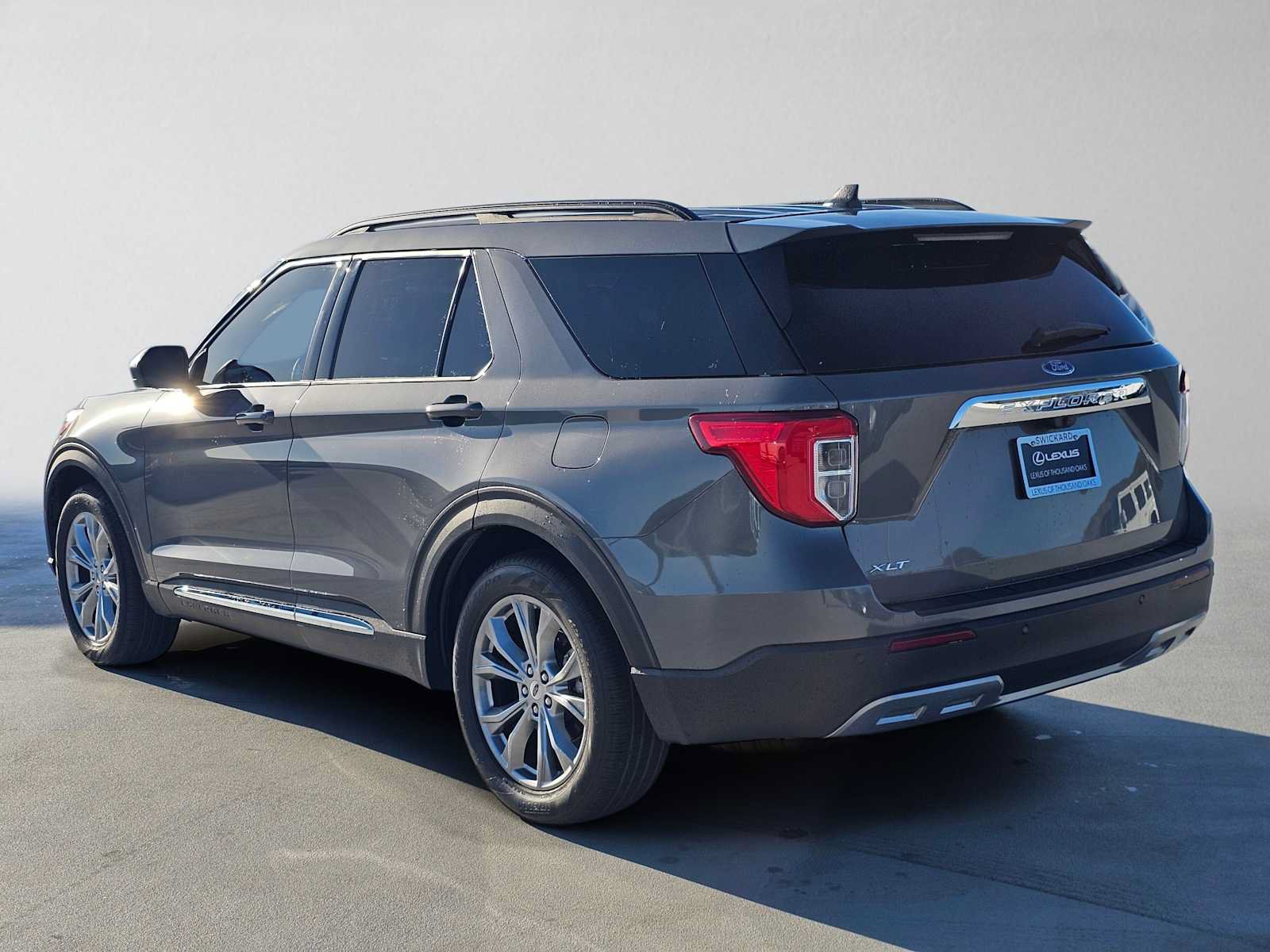 Used 2023 Ford Explorer XLT w/ Equipment Group 202A RWD image 5
