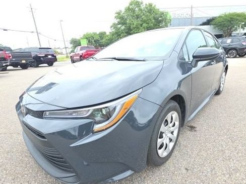 Used 2026 Toyota Corolla LE FWD image 4