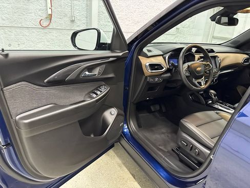 Used 2022 Chevrolet TrailBlazer ACTIV w/ Sun and Liftgate Package AWD/4WD image 13