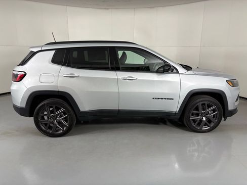 New 2026 Jeep Compass Latitude AWD/4WD image 9