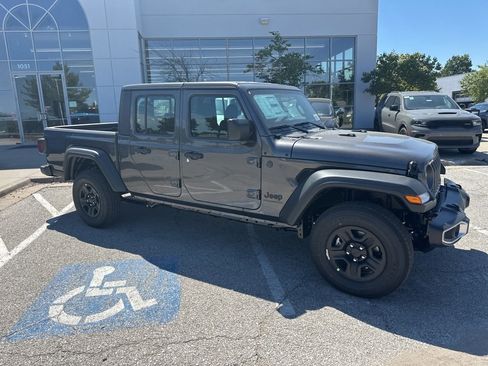 New 2025 Jeep Gladiator Sport image 41