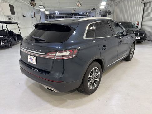 Used 2023 Lincoln Nautilus FWD w/ Premium Package image 5