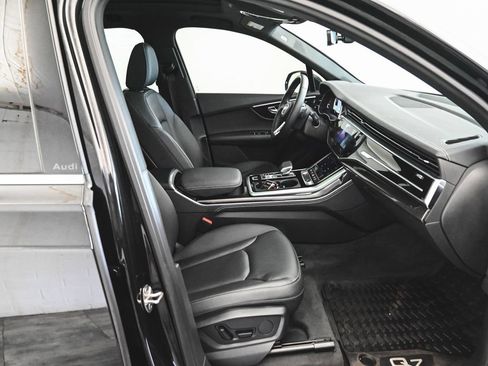 Used 2025 Audi Q7 3.0T Premium Plus w/ Premium Plus Package AWD/4WD image 34