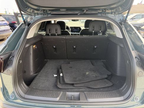 Used 2025 Chevrolet Trax LT FWD image 30