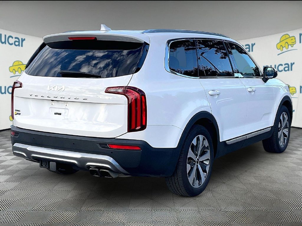 Certified 2022 Kia Telluride EX w/ EX Premium Package AWD/4WD image 6