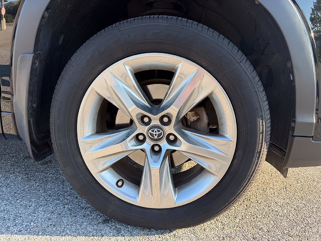 Used 2018 Toyota Highlander Limited AWD/4WD image 23