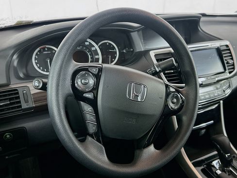 Used 2016 Honda Accord EX image 18