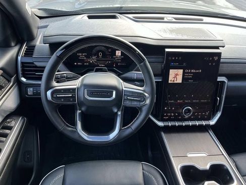 Used 2025 GMC Acadia Denali w/ Super Cruise Package image 11