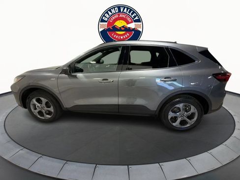 Used 2025 Ford Escape ST-Line AWD/4WD image 9