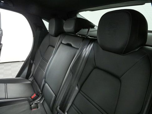 Certified 2023 Porsche Cayenne Coupe AWD/4WD image 22