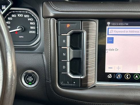Used 2021 GMC Yukon Denali w/ Denali Premium Package AWD/4WD image 23