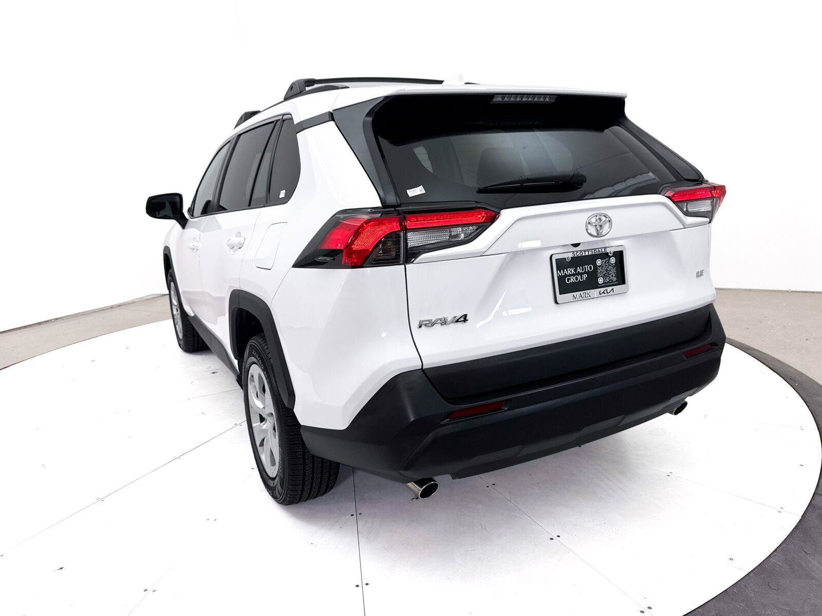 Used 2021 Toyota RAV4 LE w/ Carpet Mat Package (TMS) FWD image 6