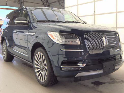 Used 2019 Lincoln Navigator Reserve AWD/4WD image 3