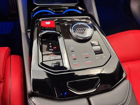 Used 2026 BMW M5 w/ Executive Package image 17