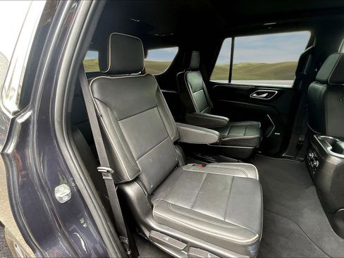 Used 2023 Chevrolet Tahoe Premier AWD/4WD image 16