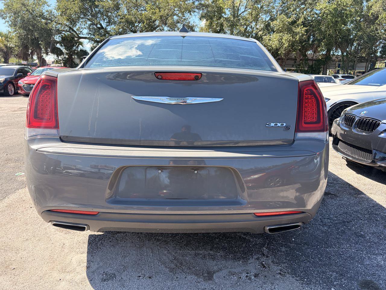 Used 2018 Chrysler 300 S RWD image 4