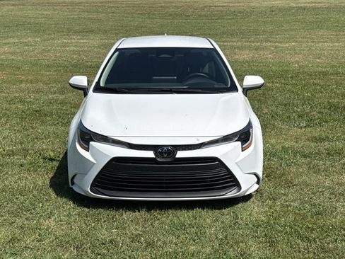 Used 2026 Toyota Corolla LE FWD image 2