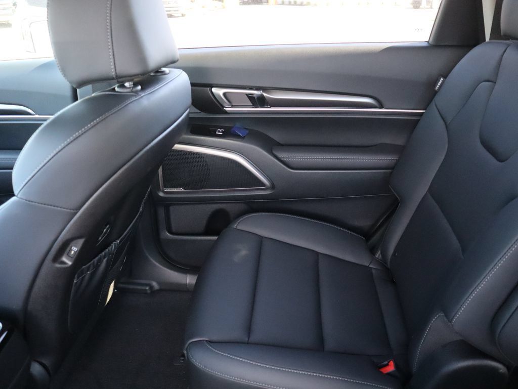 New 2025 Kia Telluride S FWD image 16