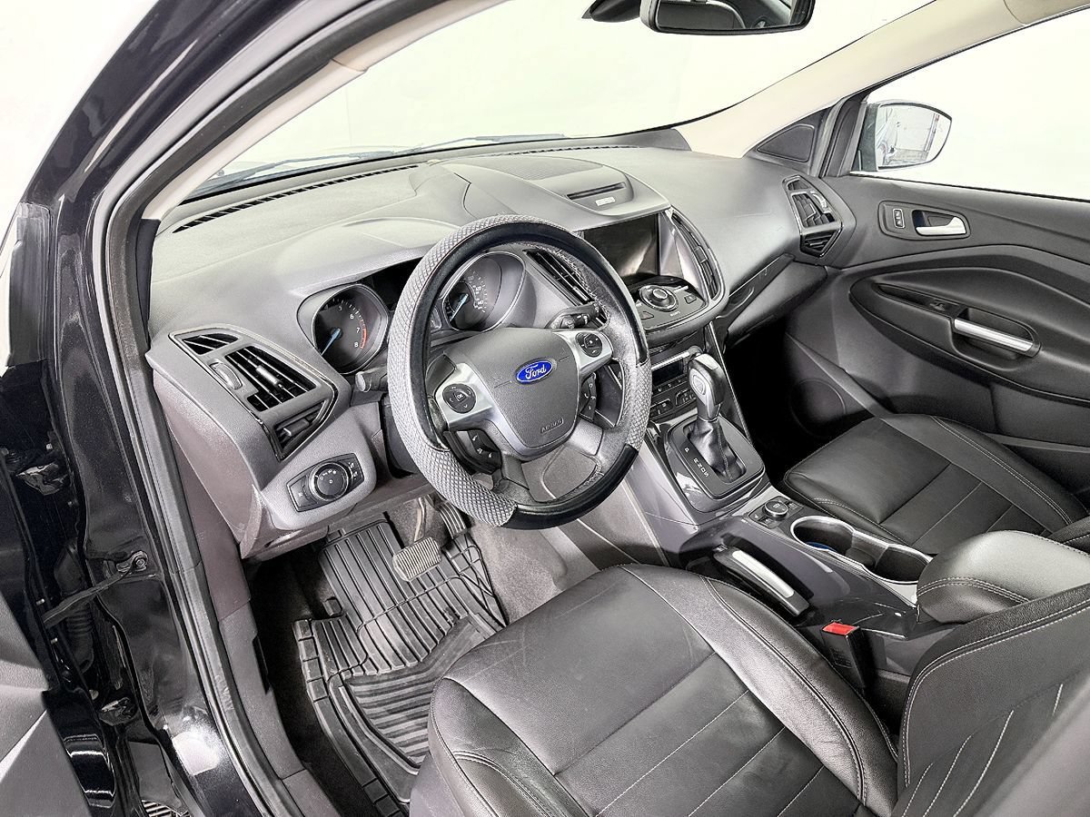 Used 2014 Ford Escape Titanium w/ Equipment Group 401A AWD/4WD image 31