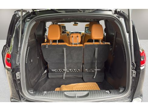 Used 2023 Chrysler Pacifica Pinnacle FWD image 20